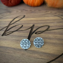 CARINA Crochet stud earrings