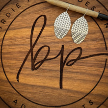 SPLIT SWING earrings