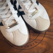 SHOELACE TAGS