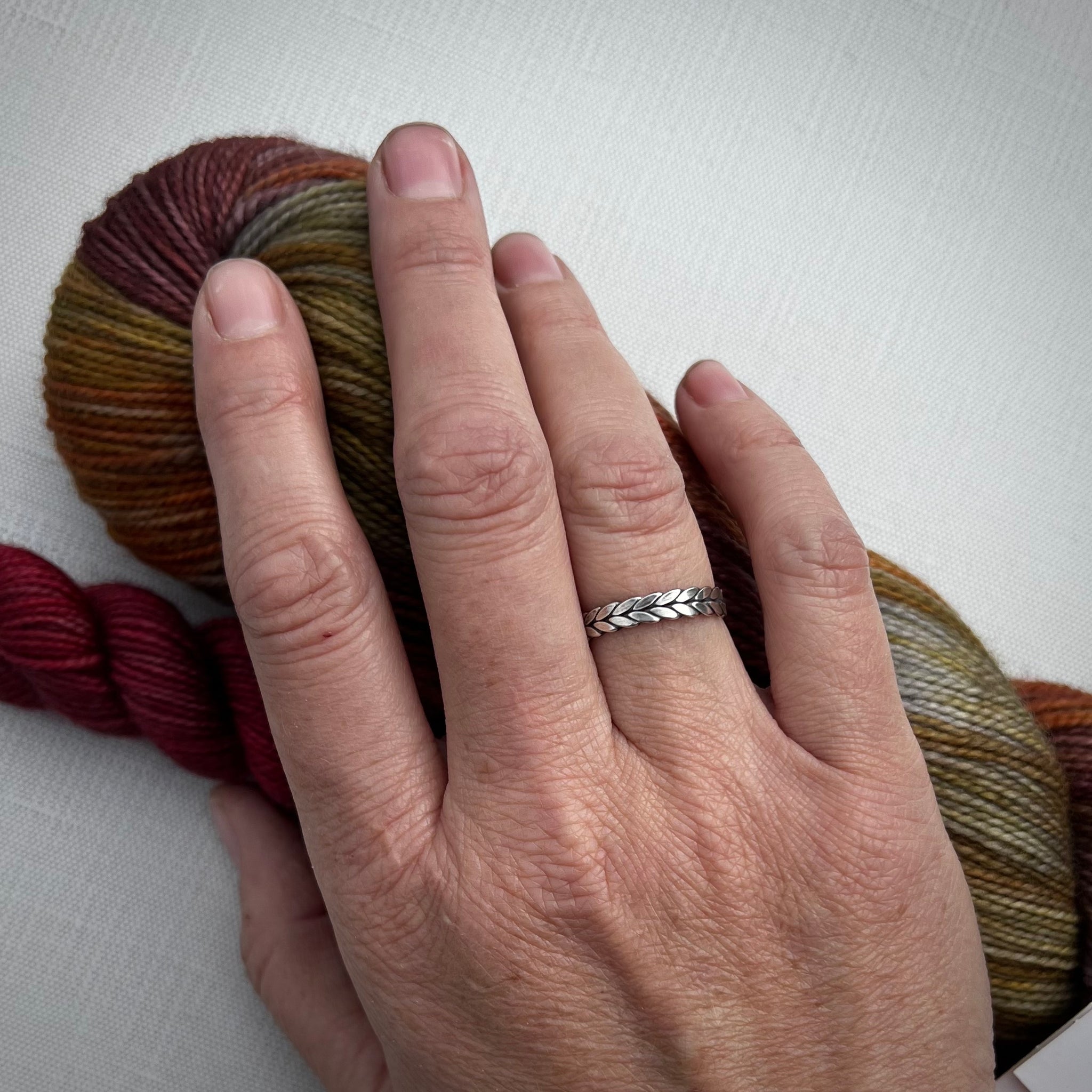 Porterness Silver Stockinette Stitch Ring with Knitting Needle
